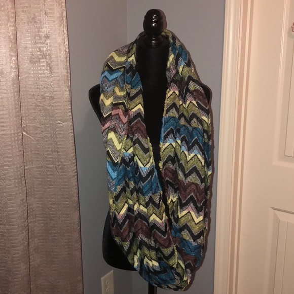 Multi-Color Chevron Infinity Scarf - Picture 2 of 2